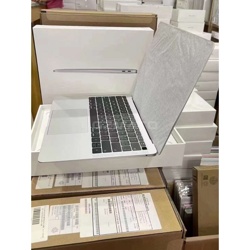 NEW MacBook Air 13.3-inch, Intel 8th Generation Core i5 1.6Ghz Processor 8GB Memory, 128GB SSD 2019 - KF2
