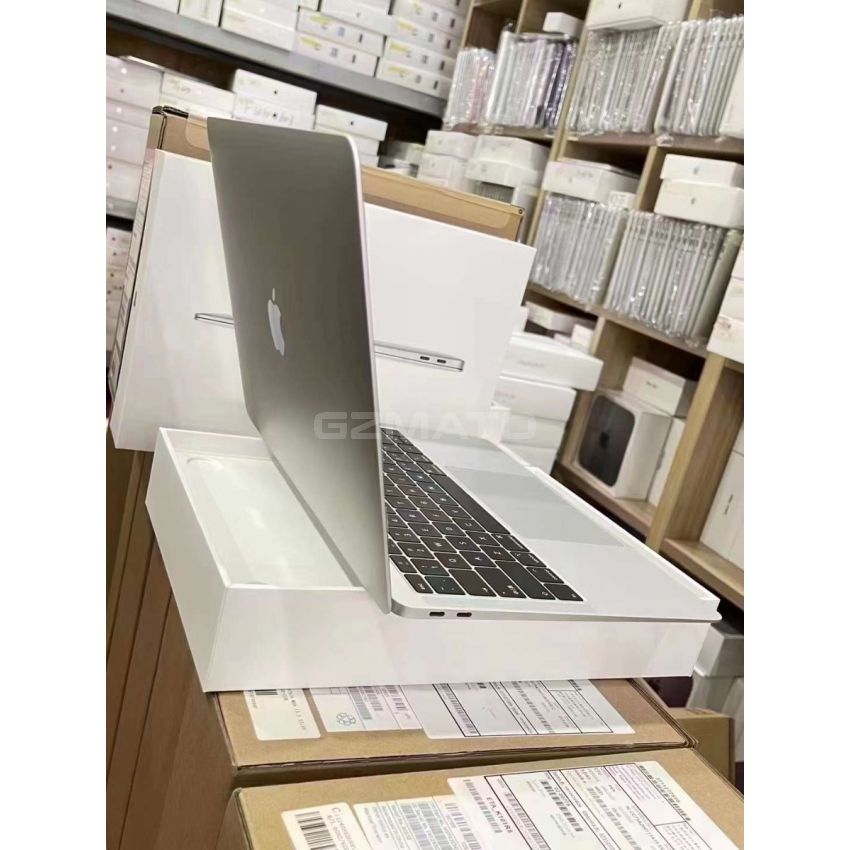 NEW MacBook Air 13.3-inch, Intel 8th Generation Core i5 1.6Ghz Processor 8GB Memory, 128GB SSD 2019 - KF2