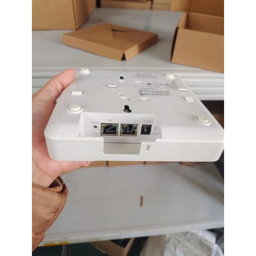 Ruckus Zoneflex R510 High Performance Smart Wireless Access Point (2x2 802.11ac Wave 2, Dual-Band 2.4GHz/5GHz, POE) 901-R510-US00