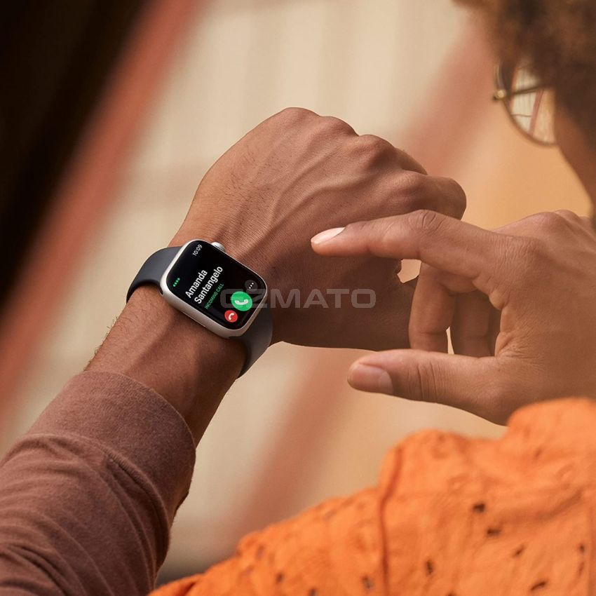 Apple Watch Series 8 - Midnight Aluminum Case with Sport Band