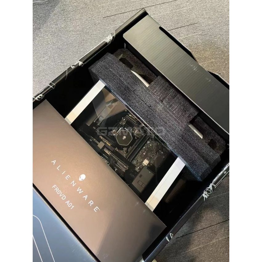 Alienware Aurora R13-9788TW Core i7-12700KF 12th Gen Gaming Tower (32GB, 1TB HDD, 512GB SSD, NVIDIA GeForce RTX 3080Ti, Windows 11 Home, Lunar Light) 