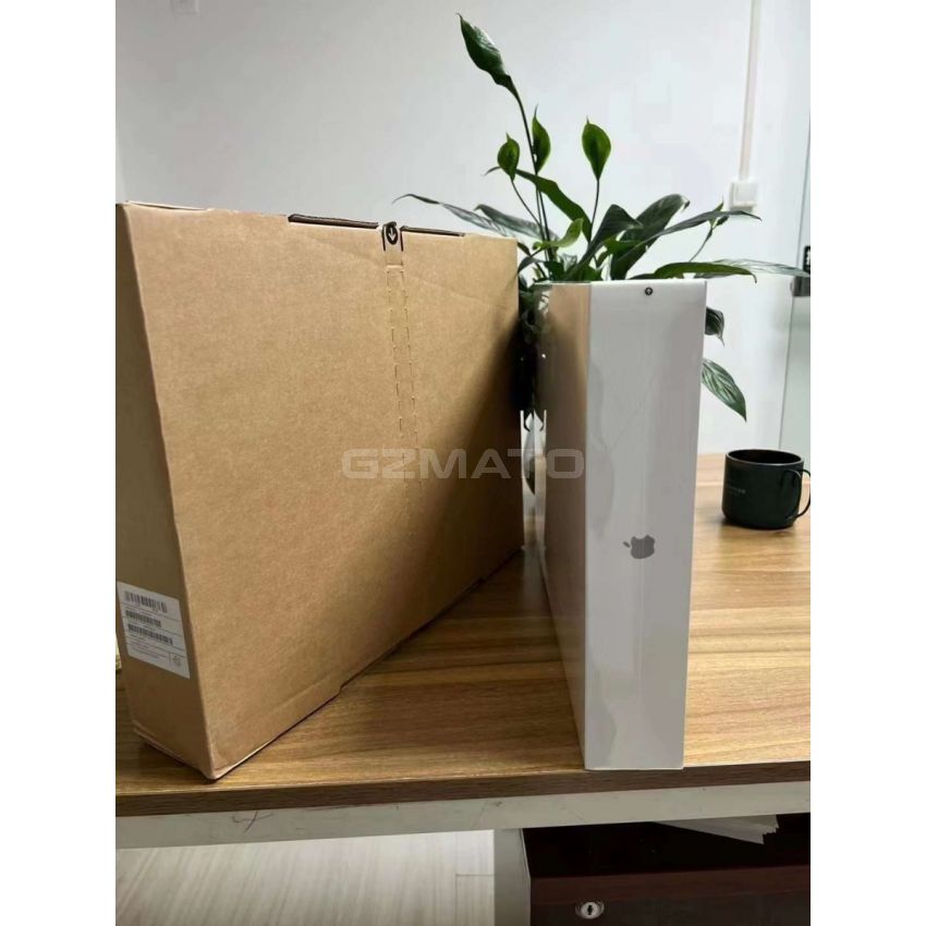Apple - MacBook Pro 16-inches M1 Pro / M1 Max chip with 10‑core CPU, 1TB SSD Storage¹, Liquid Retina XDR display - Latest Model
