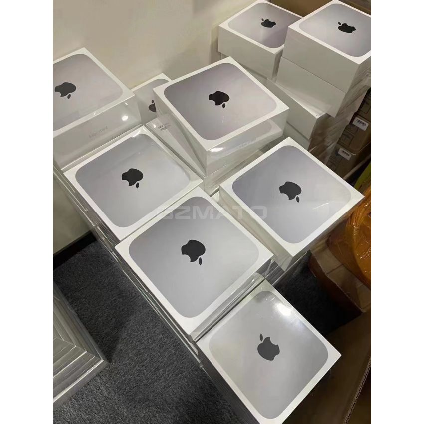 Apple - Mac mini Desktop - M1 Chip 8GB Memory - 256GB SSD - Silver