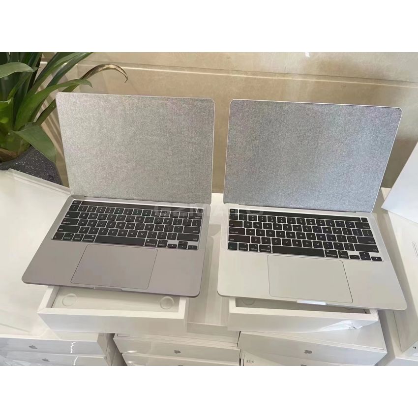 Apple - MacBook Pro 13-Inch M1 8-Core 13.3-Inches 256GB US Version DA2 2021 Official Refurbished - Silver