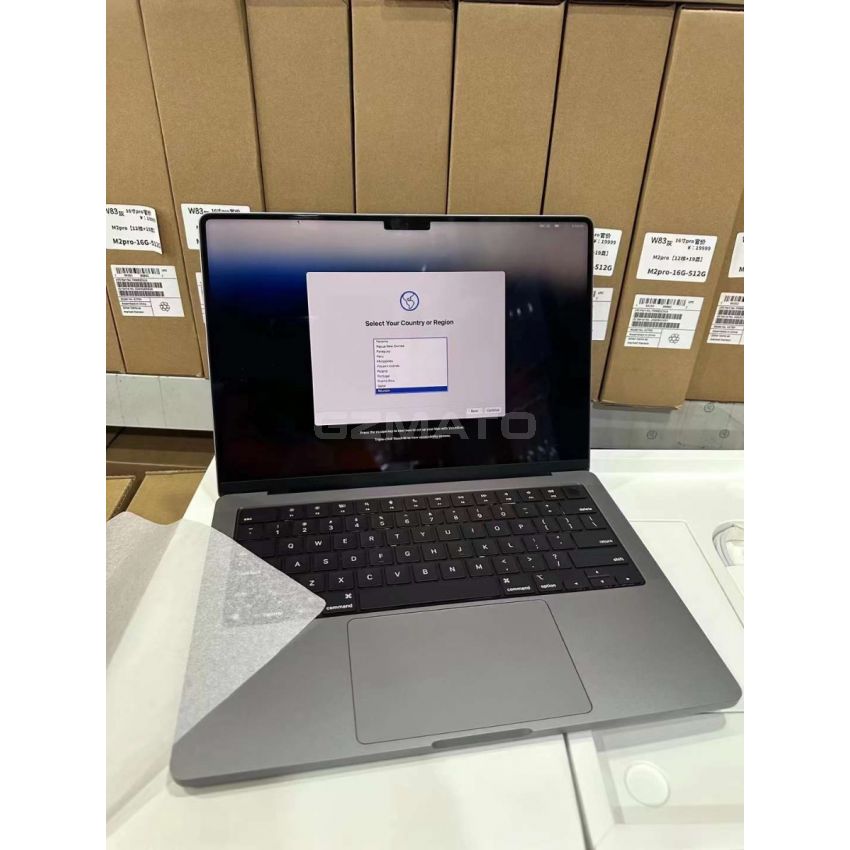 Apple - MacBook Pro 14