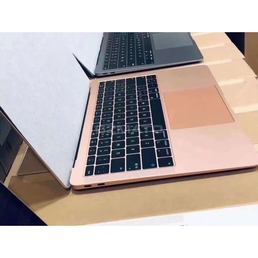 New Apple MacBook Air 13-Inches Core i5 RAM8GB SSD256GB