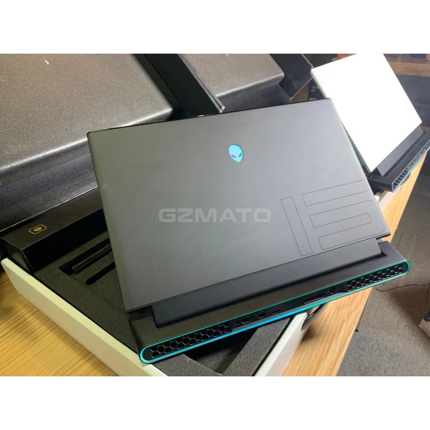 NEW Alienware M15 15.6-Inches Core i5-9300H 8GB SSD512GB GT1650