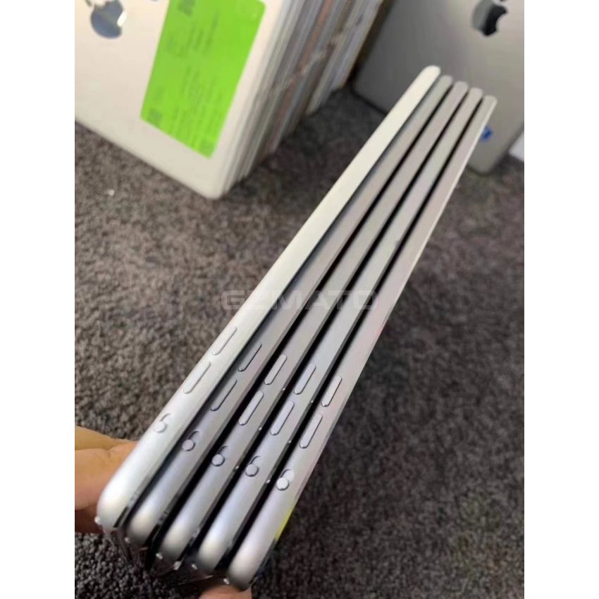 USED Apple iPad 5 WLAN 32GB 9.7-Inches - Black, Silver (5th Generation)