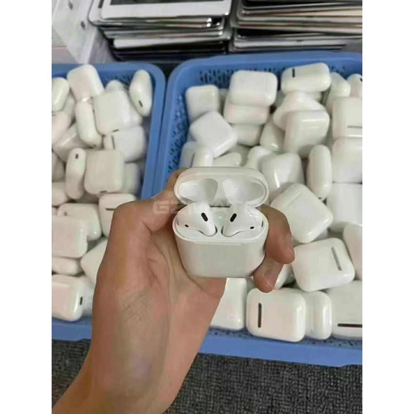 USED Apple AirPods Original Wireless Bluetooth ( Generation 1 )