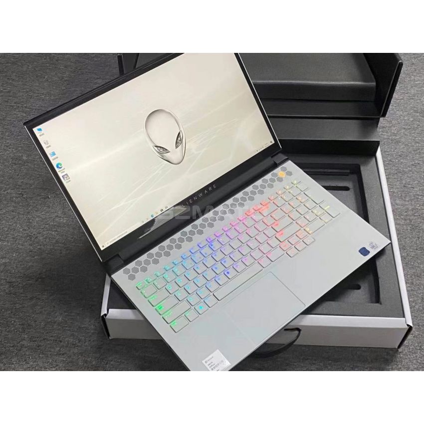 USED Alienware m17 R3 17.3 inch FHD Gaming Laptop (Luna Light) Intel Core i7-10750H 10th Gen, 32GB DDR4 RAM, 1TB SSD, Nvidia Geforce RTX 2080 Super 8GB GDDR6