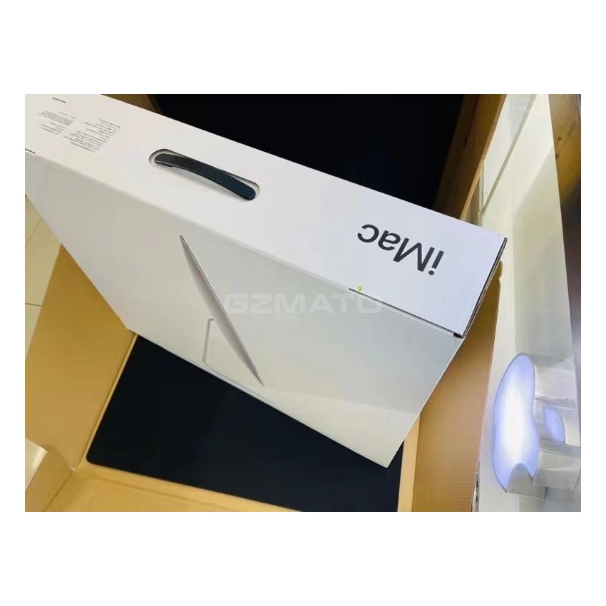 Apple iMac with Retina 5K Display 27-inch, i7 8GB RAM, 512GB