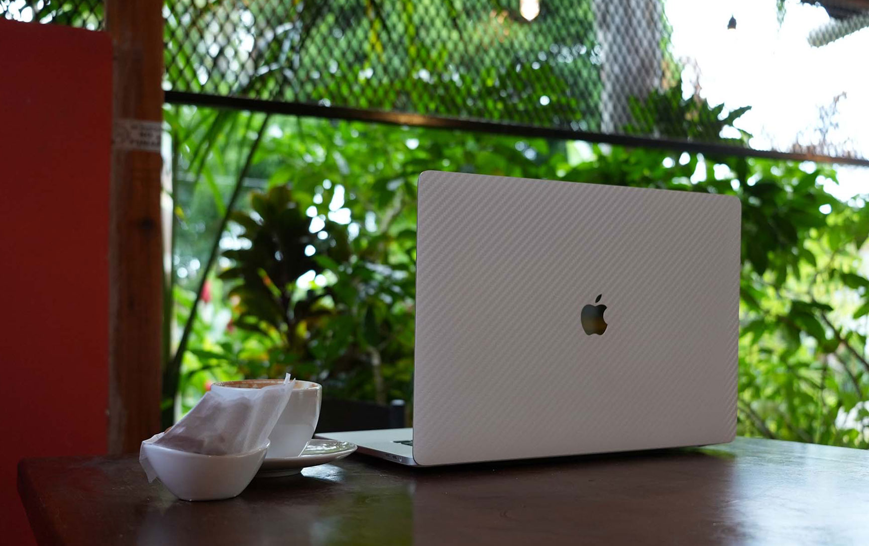 16-inch MacBook Pro unavailable or delayed at many Apple stores