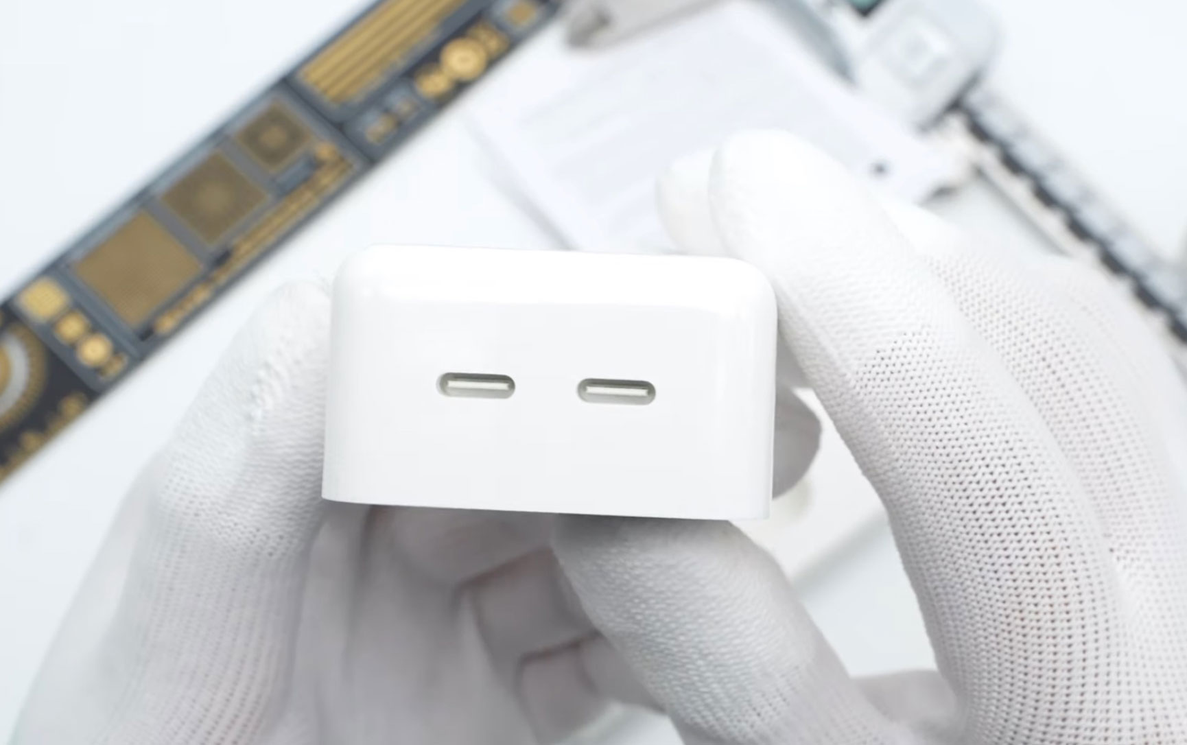 Apple 35W dual USB-C compact charger teardown reveals symmetrical internals, more [Video]