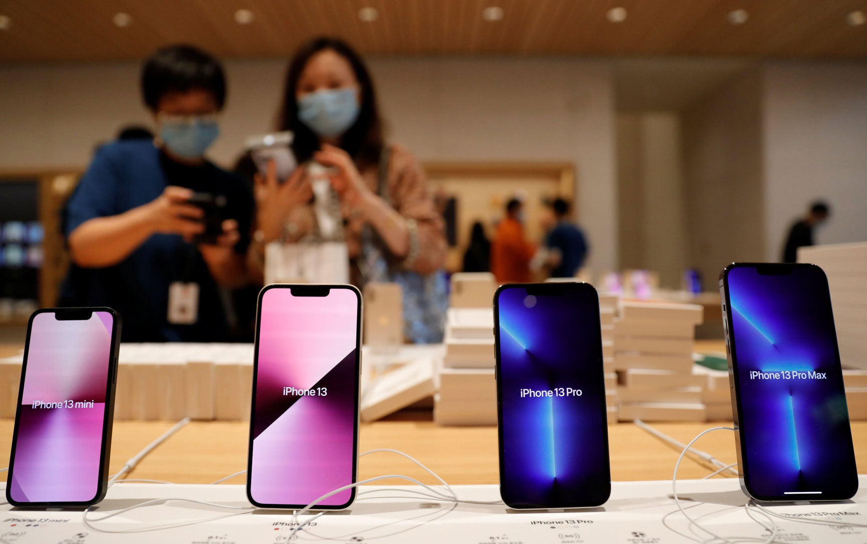Poll: Would you be interested in an ‘Apple hardware subscription’ for the latest iPhone and iPad?