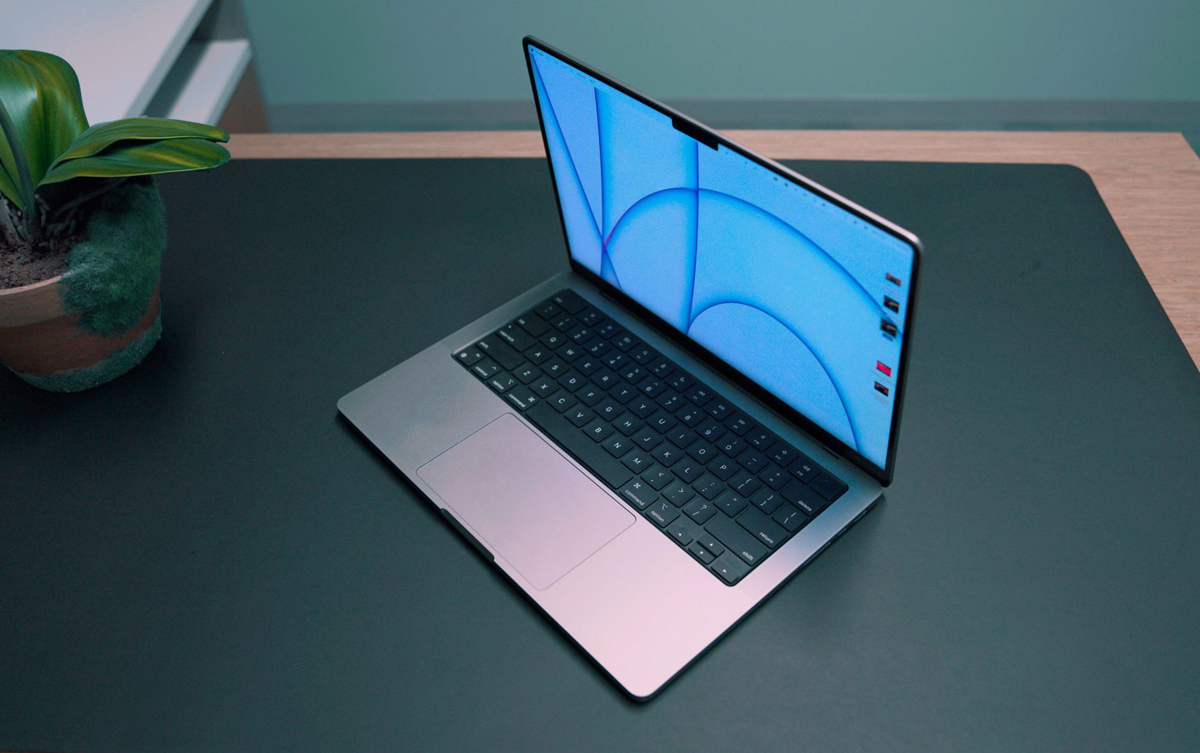 Here’s a non-pro look at how the new 14″ MacBook Pro stacks up