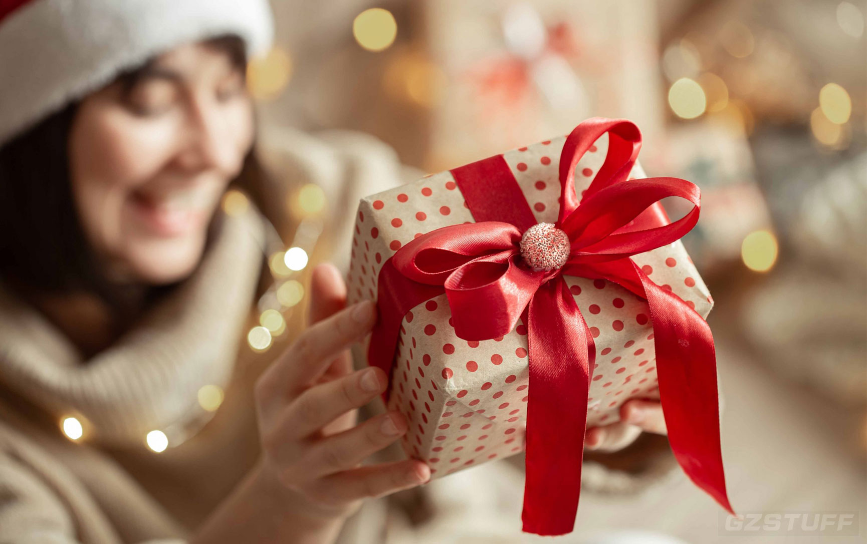 Top Electronic Gift Ideas for Your Girlfriend and Family in 2024