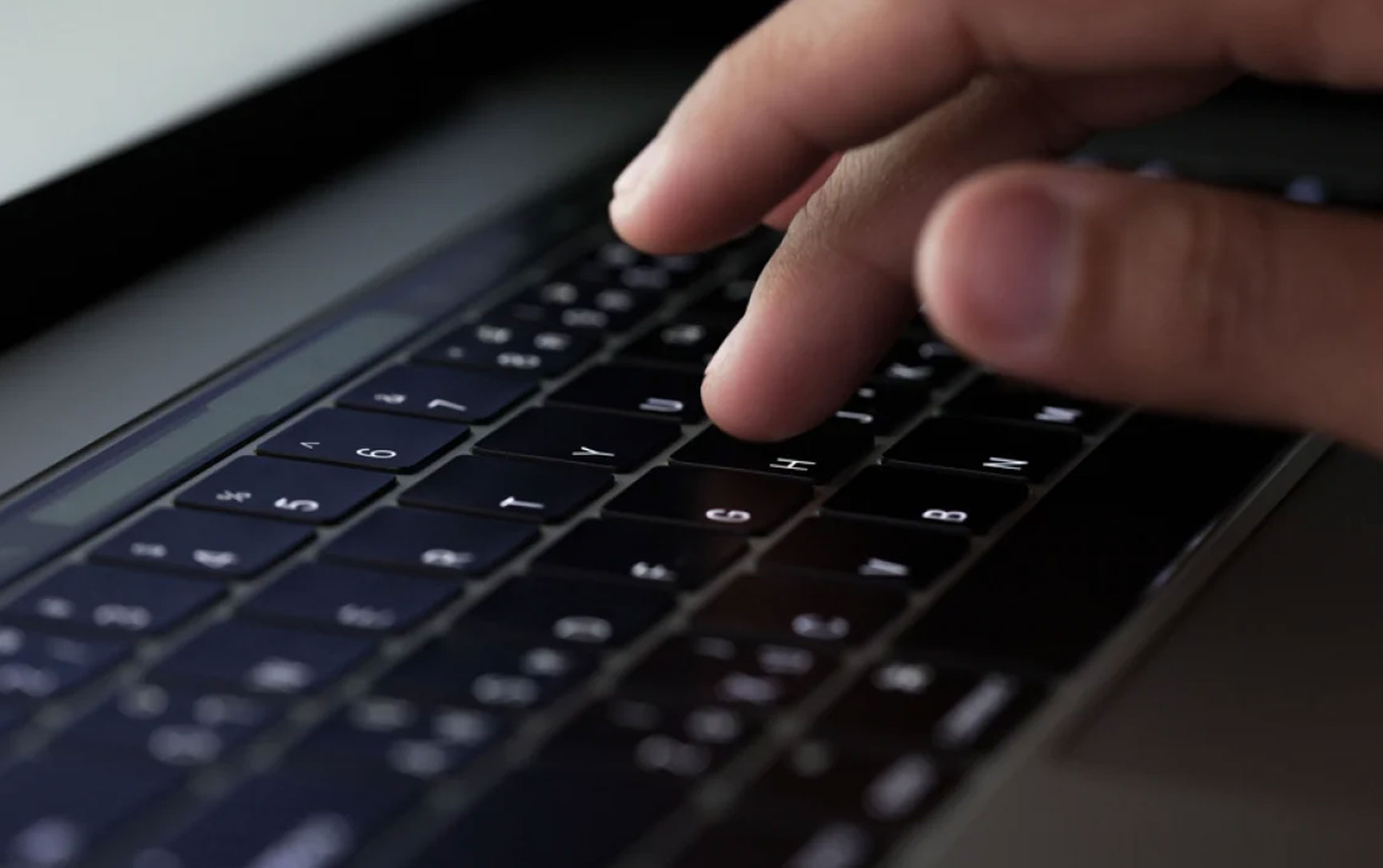 Apple forced to cash out $50 million for allegedly selling MacBooks with faulty keyboards