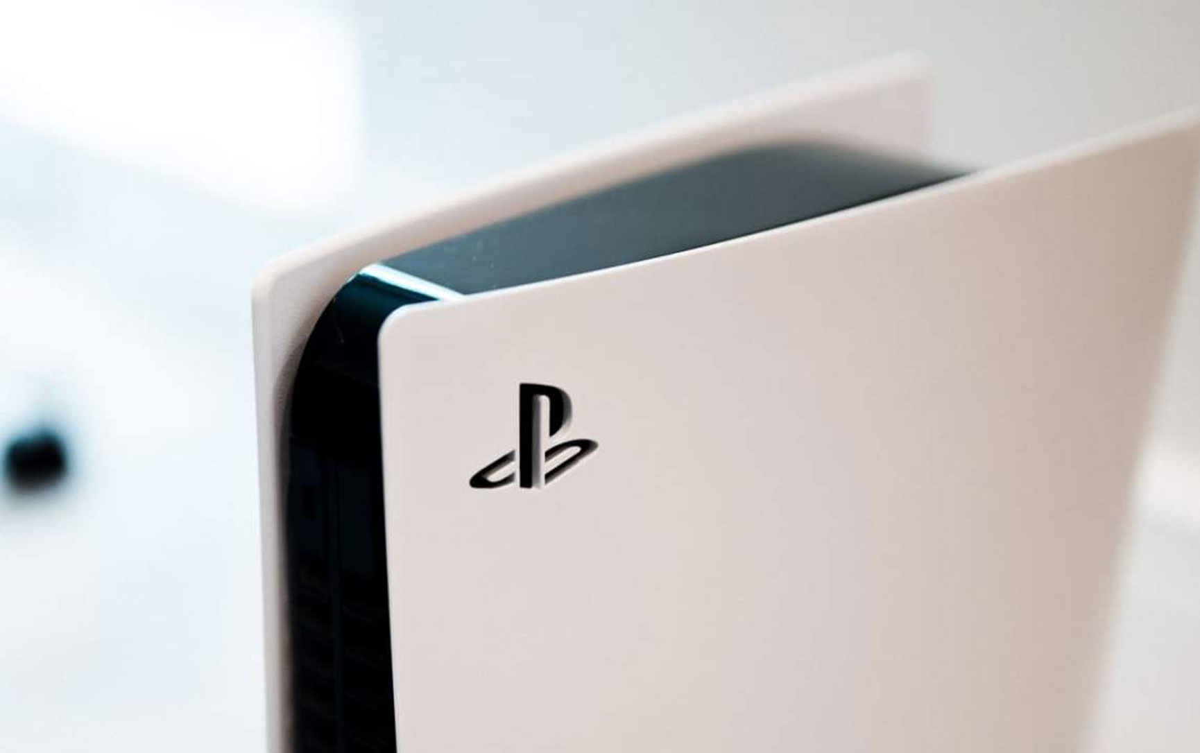 Sony’s new PS5 model weighs less because it has a smaller heatsink