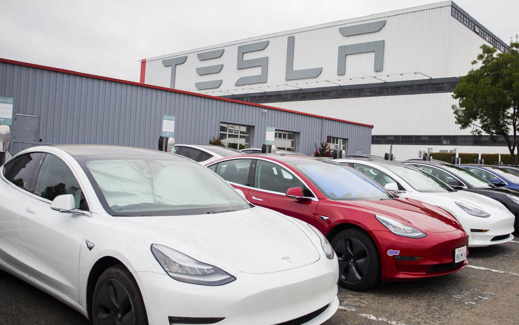 Tesla to Supply Autonomy with EVs for Subscription—Elon Musk Says Production is a Challenge