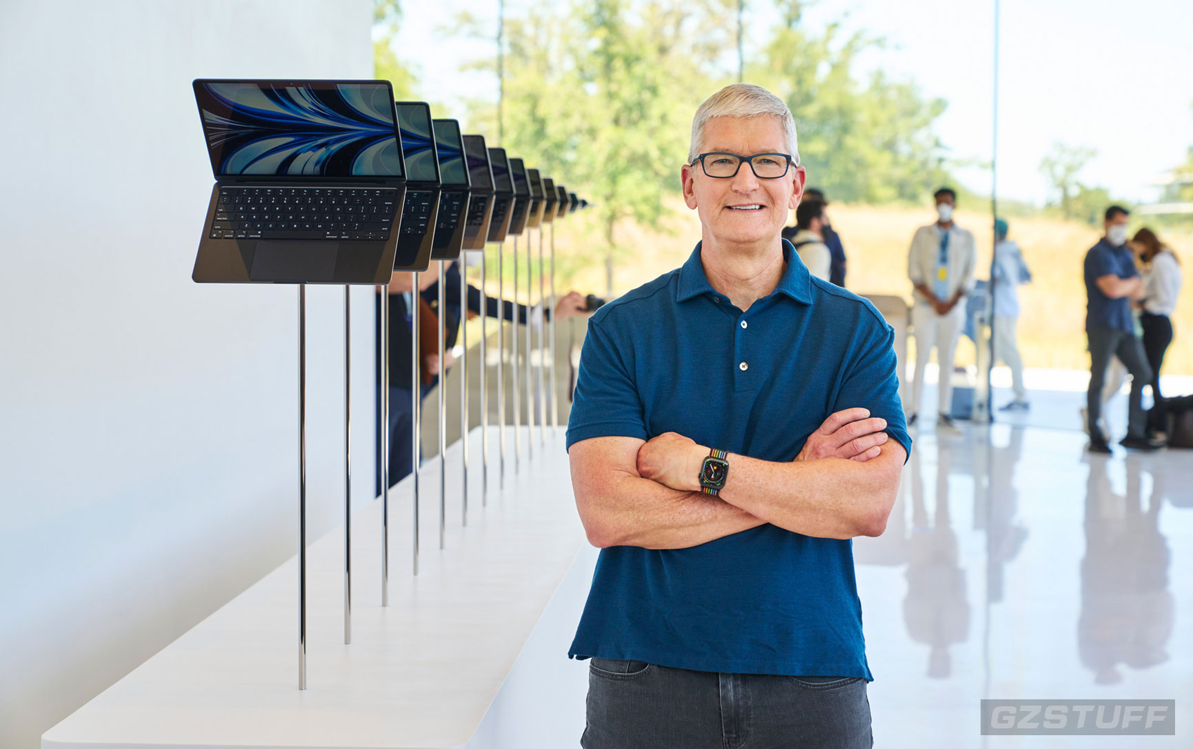 Apple predicts ‘substantial’ drop in Mac revenue for holiday quarter, slower growth