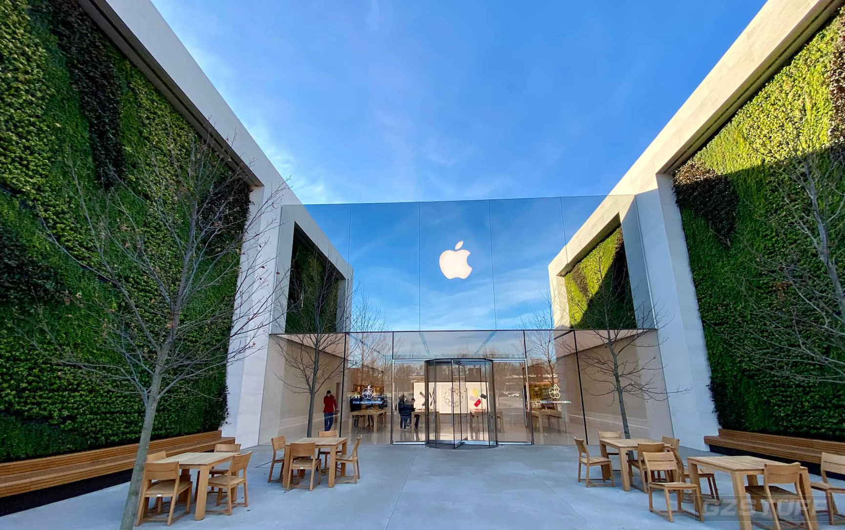 Apple reports Q1 2023 earnings miss amid weak iPhone sales and supply shortages