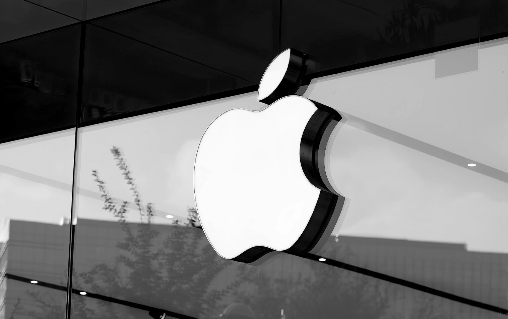 Report: iPhone 13 sales strong during holiday season, Apple’s services business worth $1.5 trillion
