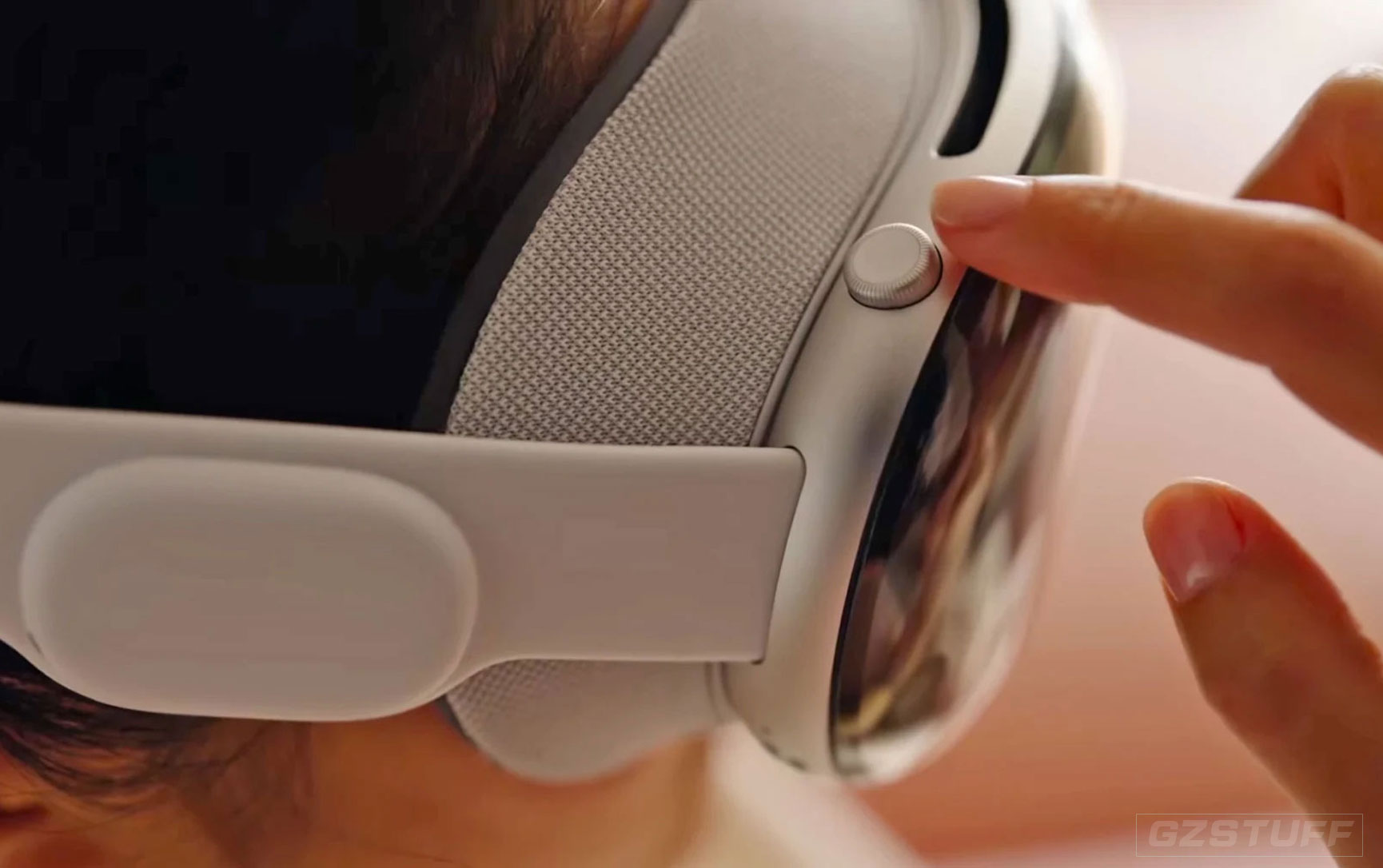Apple to Bring Cheaper, More Affordable Vision Pro by 2025—What to Expect?