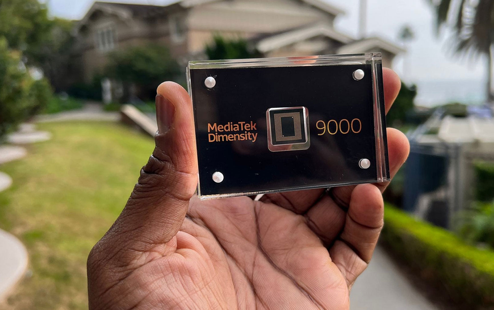 MediaTek Dimensity 9000: More Expensive than Old Chip, Still Cheaper than Qualcomm—Which Smartphones?