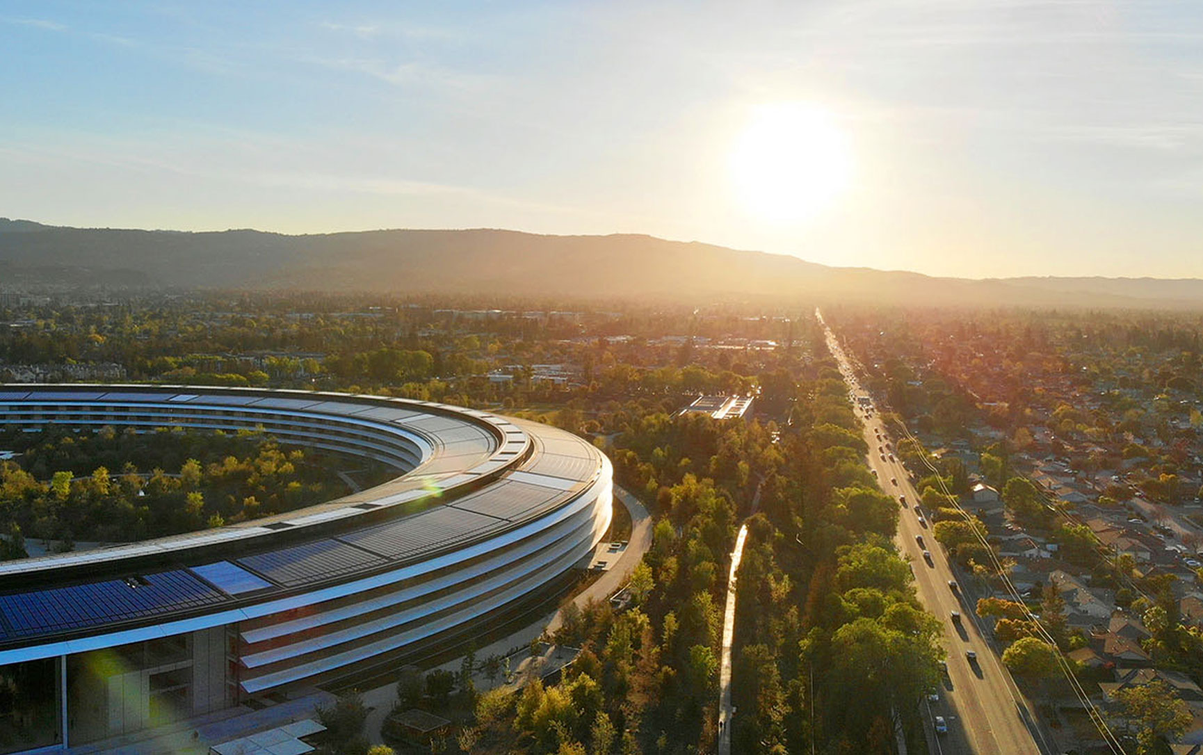 Apple sets new deadline for corporate employees to return to the office three days a week