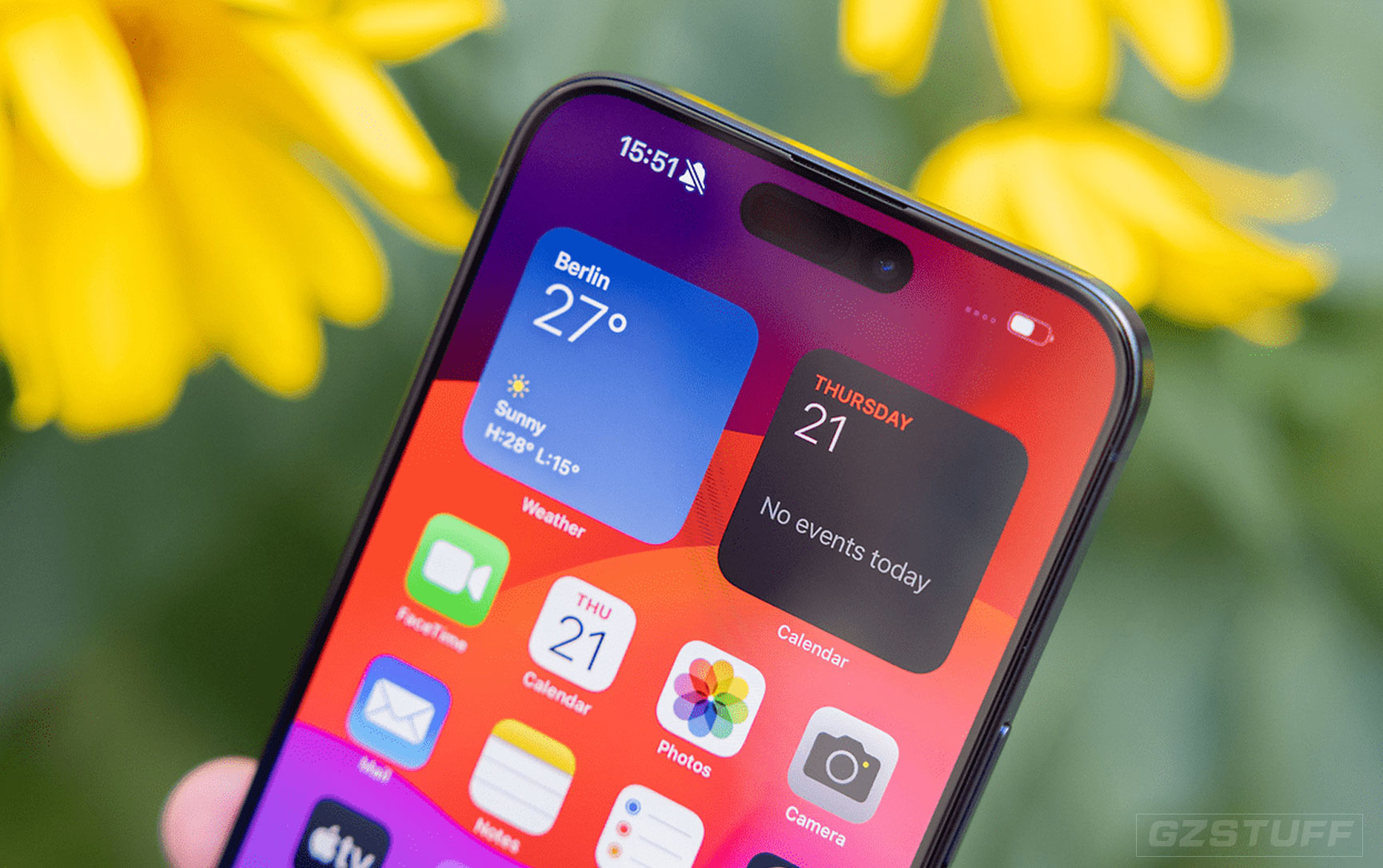 How To Remove Silent Icon From iPhone 15 Status Bar (iOS 17)