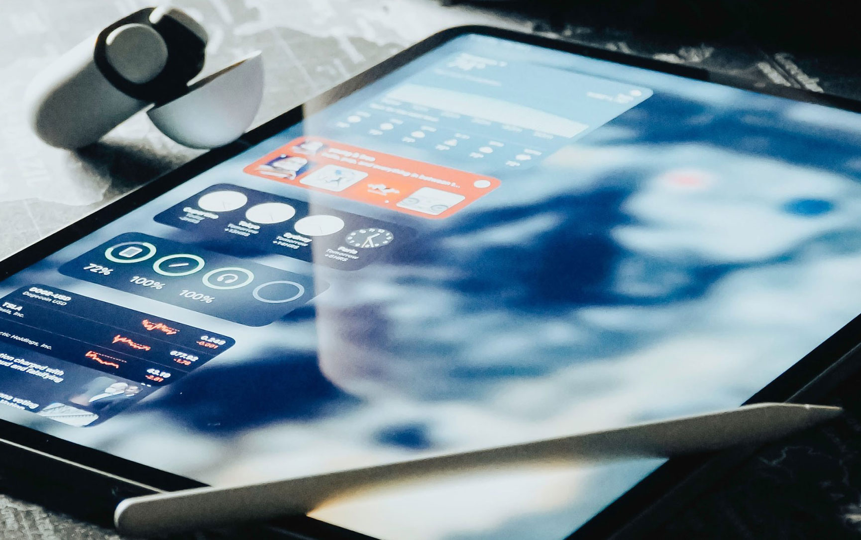 iPad shipments fell, but Apple still increased its share of the tablet market