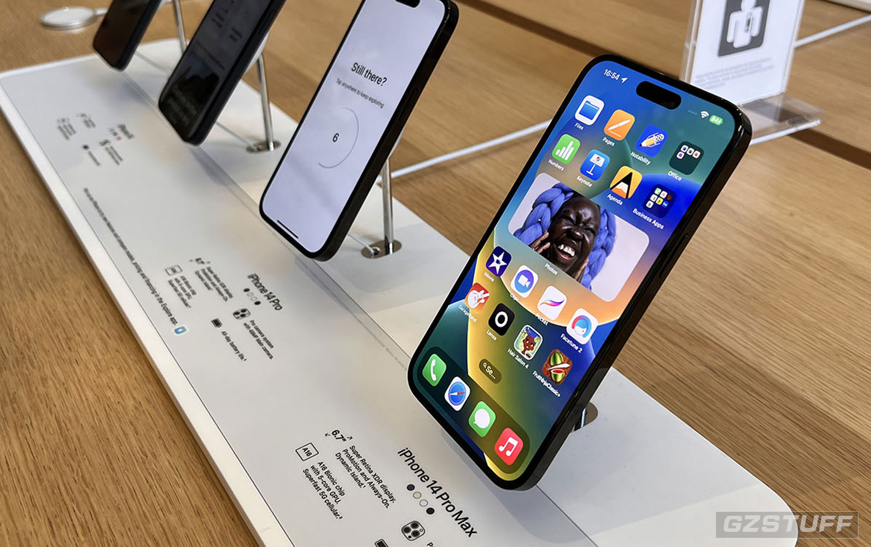 Here’s how soon Apple users upgrade their iPhones by age