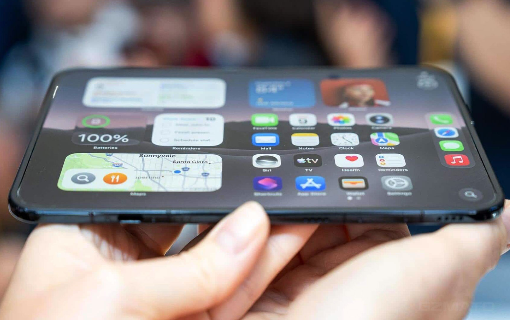 iPhone Duo Red Carpet Screen Gate: Nano-Texture Trade-Off or Lighting Misleading?