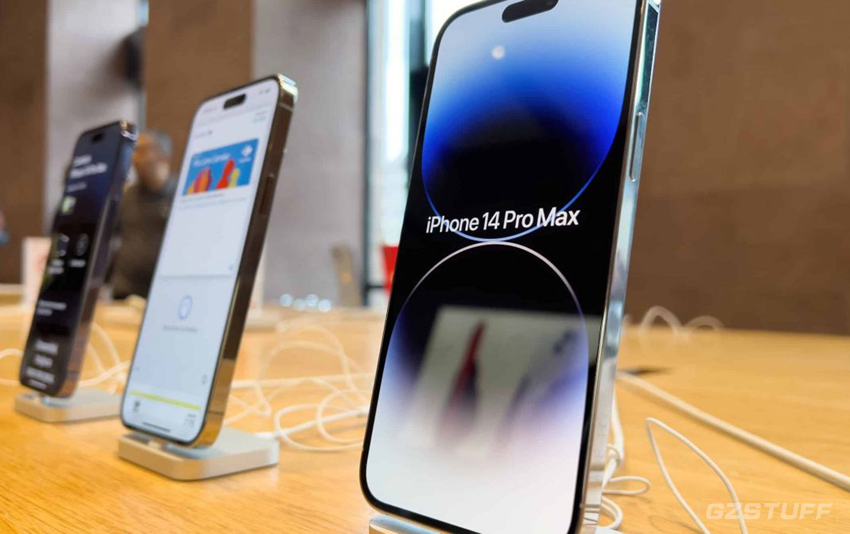 US iPhone market share jumps to 55% as Android shipments fall sharply