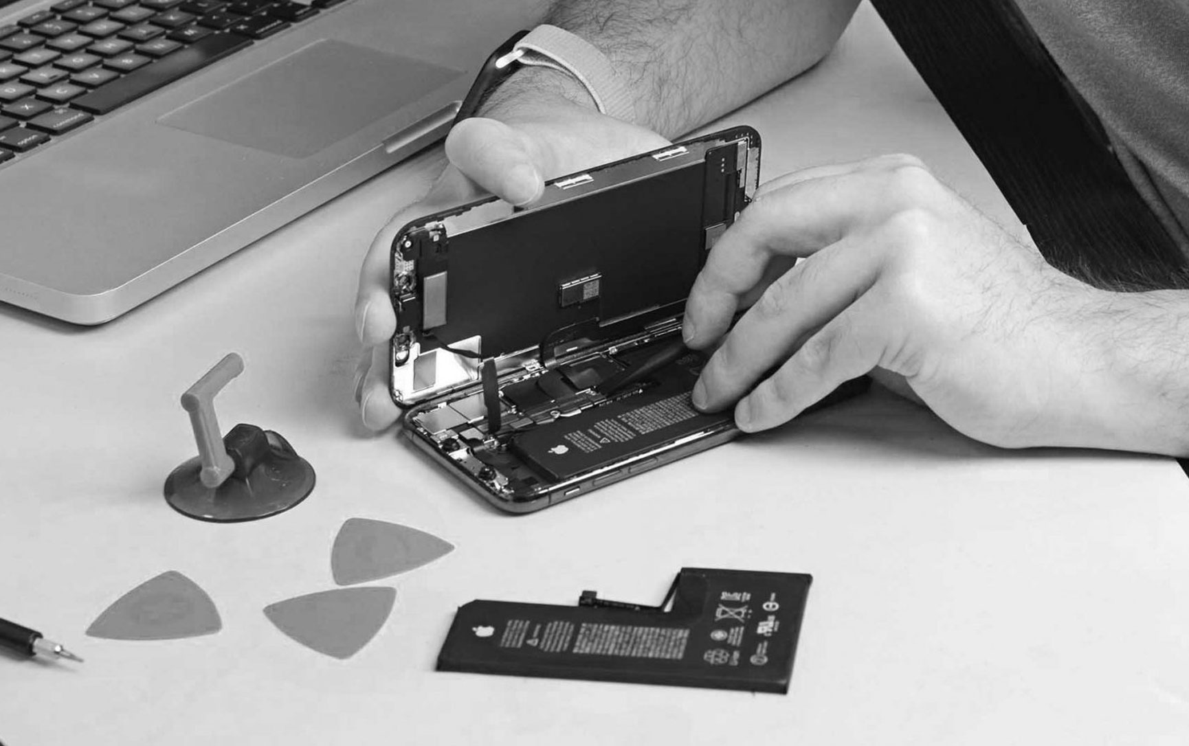 Apple to Add Feature That Will Let Users Know Which Parts Were Replaced on Their iPhone