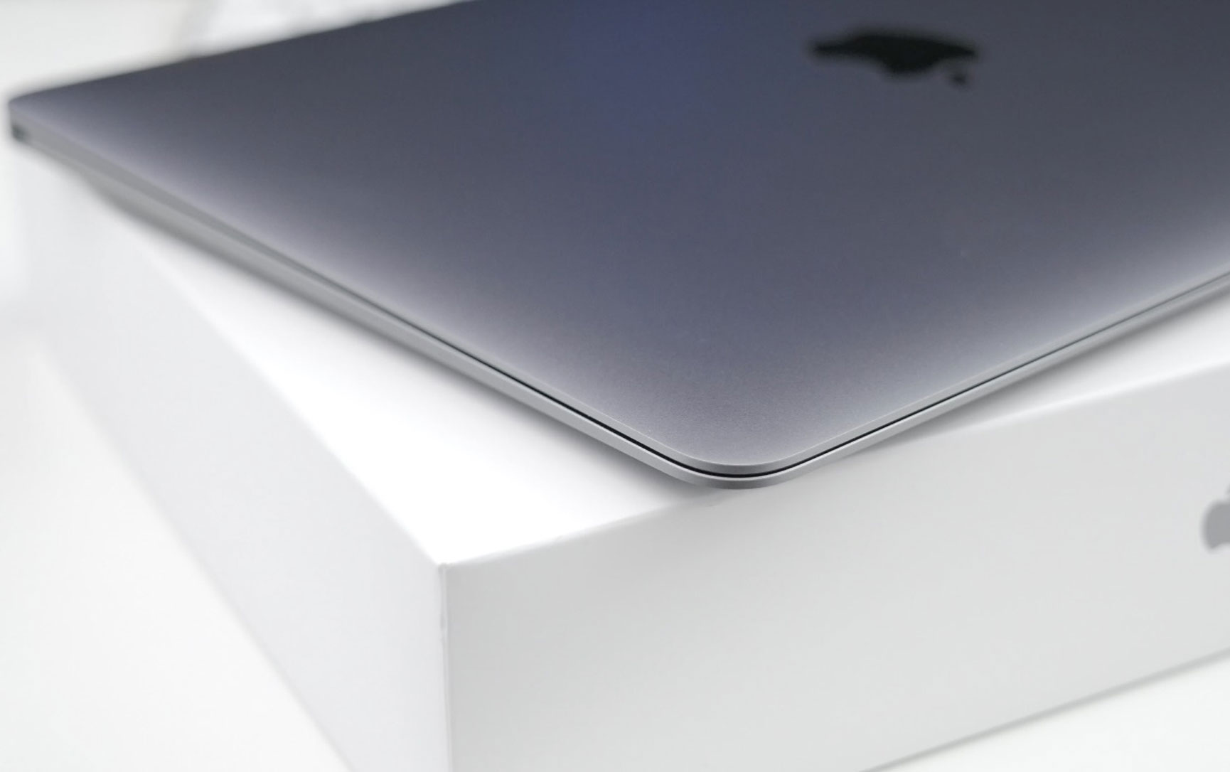 12-inch MacBook vs 15-inch MacBook Air: Which would you buy?