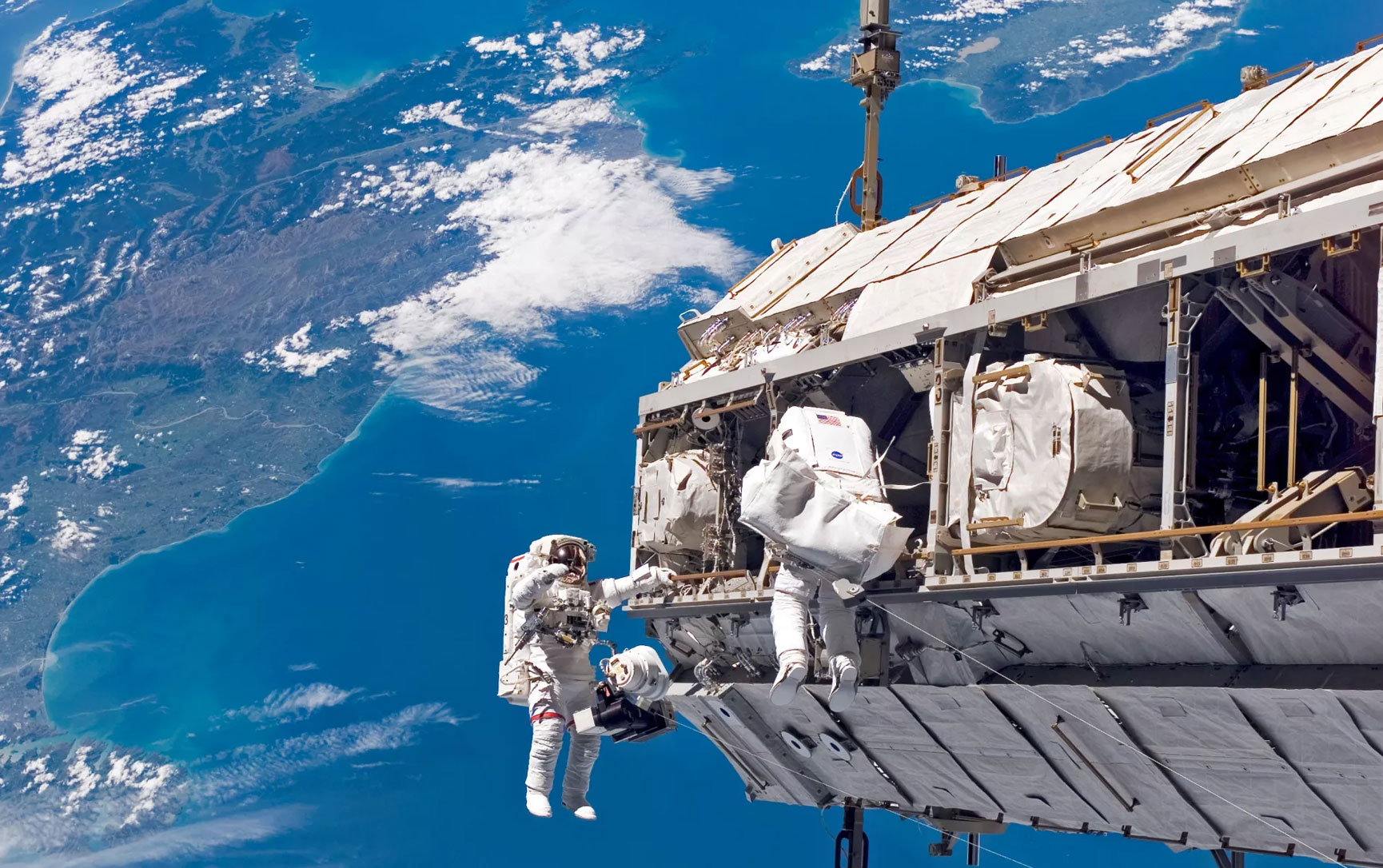 New NASA Studies Start After SpaceX Dragon Resupply Launch; Human Immune System Adaptation and Other Experiments
