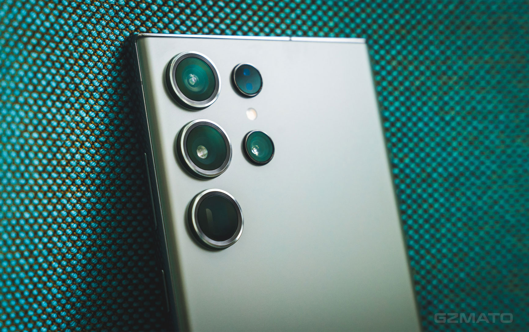 Samsung’s 200MP Periscope Camera: The End of “Digital Zoom” in 2026