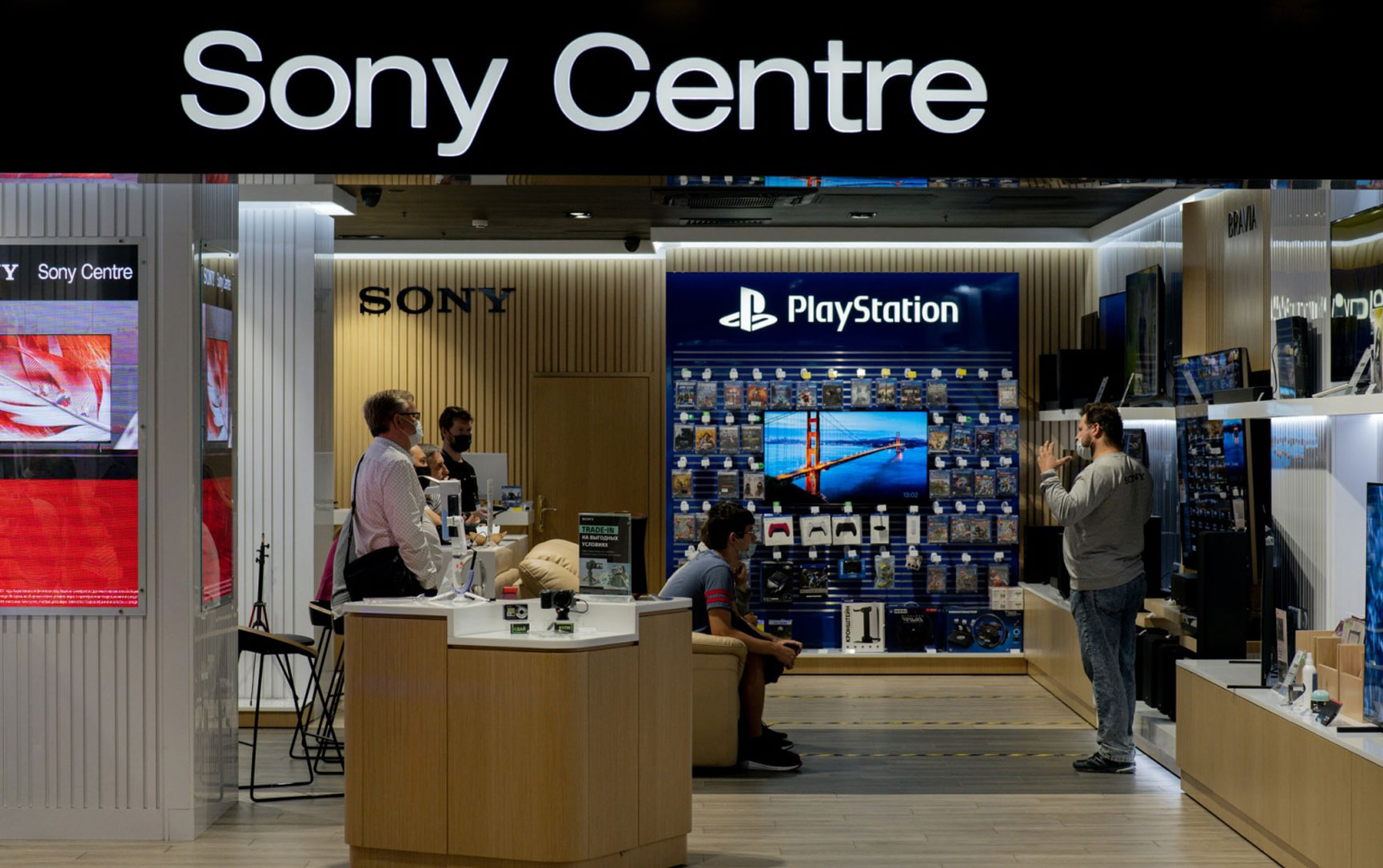 Sony Wants to Produce More PS5 Units For the 'Year-End Holiday Selling Season'