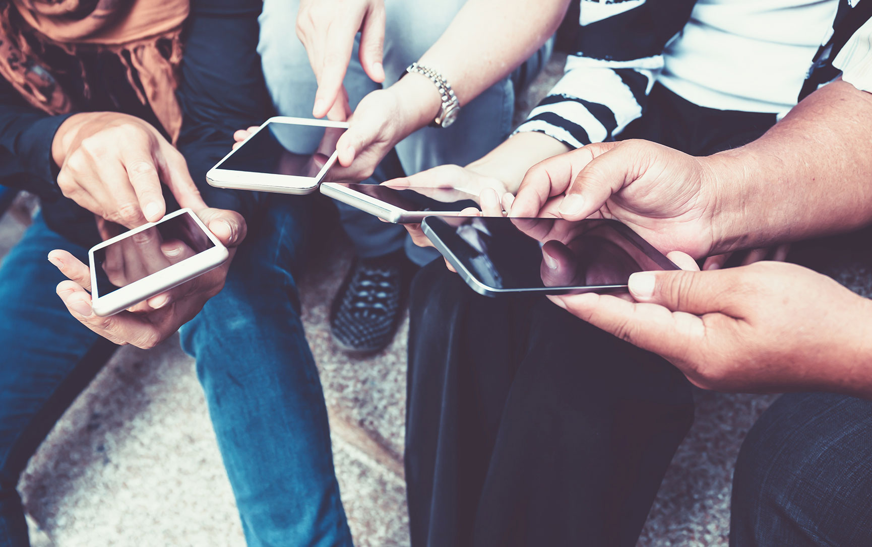 Apple Leads Top 10 Smartphone List for April 2022, Samsung Follows