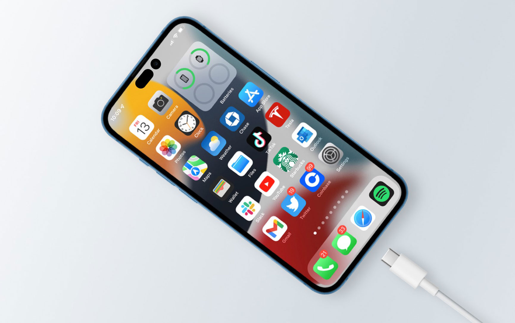 Bloomberg backs report that iPhone 15 may switch to USB-C charging port next year