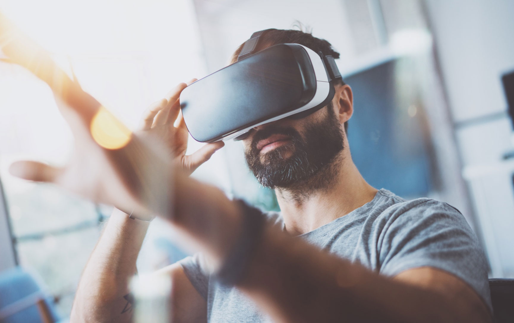 VR headset market grew 240% ahead of Apple’s launch; Meta’s strategy unsustainable