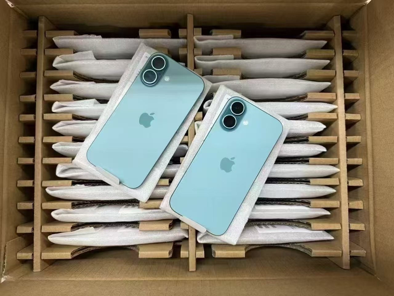 Brightstar iPhone Pallet 3